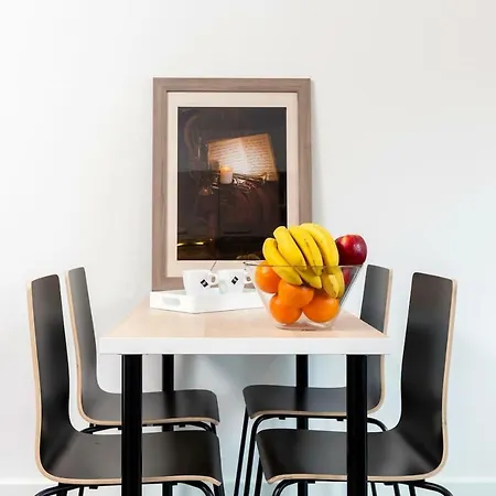 Retreat To Quite Newly Build Apt Center *